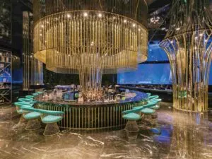 رستوران هتل لند اف لجندز