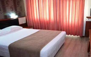 تور آنتالیا هتل لارا پالاس