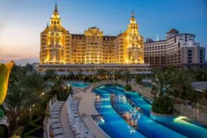 هتل رویال هالیدی