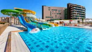 استخر روباز هتل ویند آف لارا