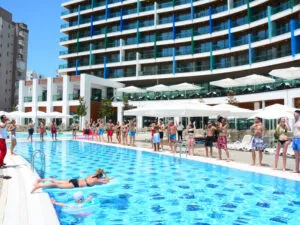 استخر هتل ویند آف لارا