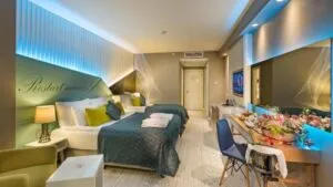 تور آنتالیا هتل ویند آف لارا