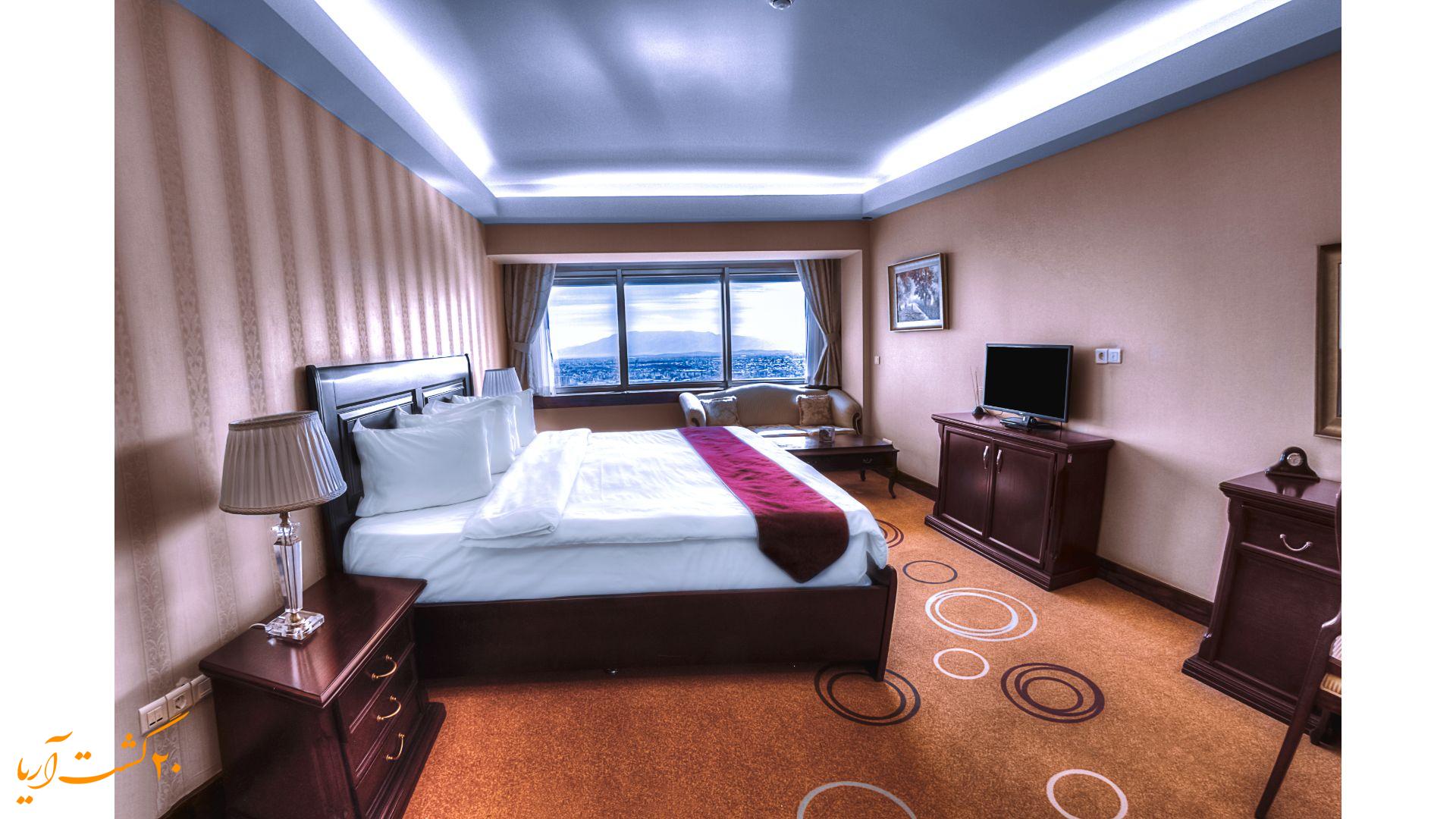 تور شیراز هتل بزرگ شیراز