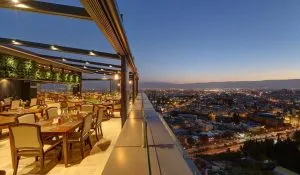 رستوران و کافه هتل بزرگ شیراز