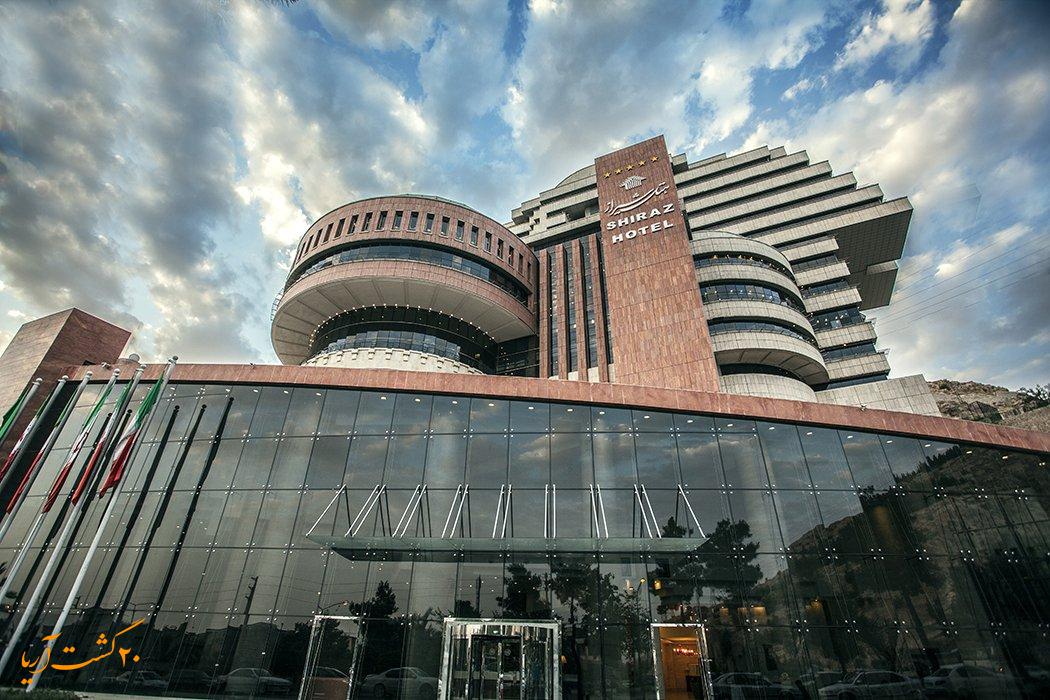 نمای هتل بزرگ شیراز
