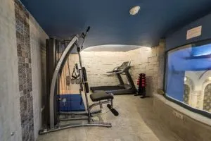 مجموعه ورزشی هتل کریم خان