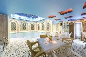 استخر هتل کریم خان شیراز