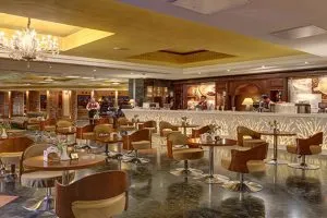 رستوران و کافه هتل بزرگ شیراز