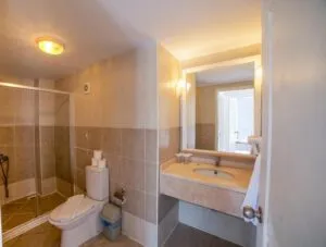 اتاق هتل ریوا بدروم