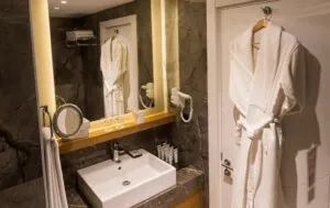 هتل بایا لارا