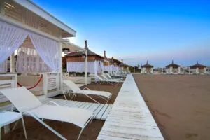 هتل بایا لارا