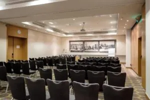 هتل هالیدی این تاگانسکی