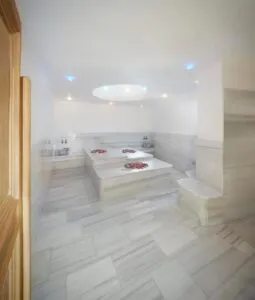 هتل لالیلا بلو