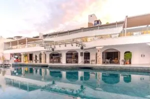 هتل فوراور کلاب