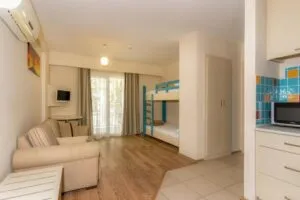 اتاق هتل بدروم بیچ ریزورت