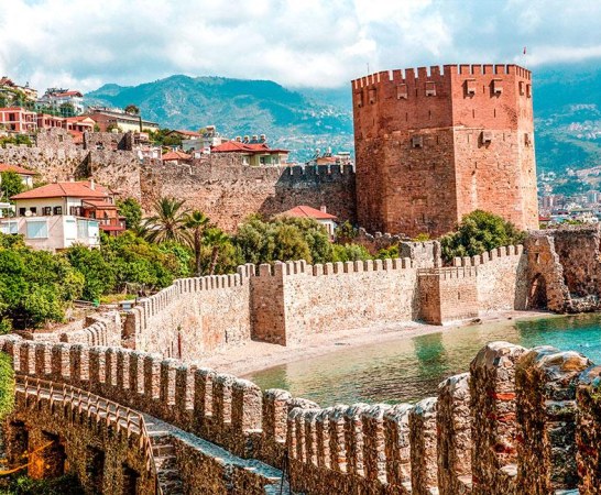 جاذبه های گردشگری آلانیا