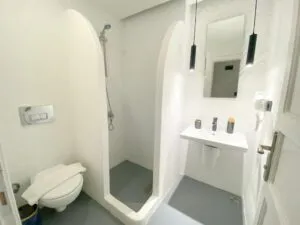 اتاق هتل هلو بدروم