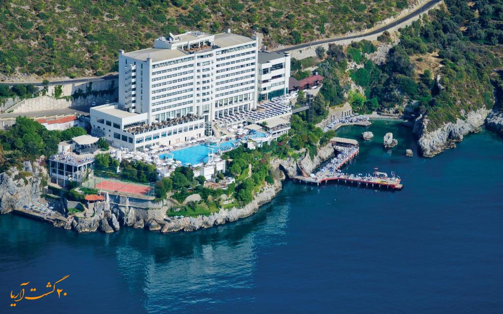 نمای هتل کرومار دلوکس