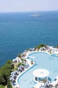 هتل کرومار دلوکس