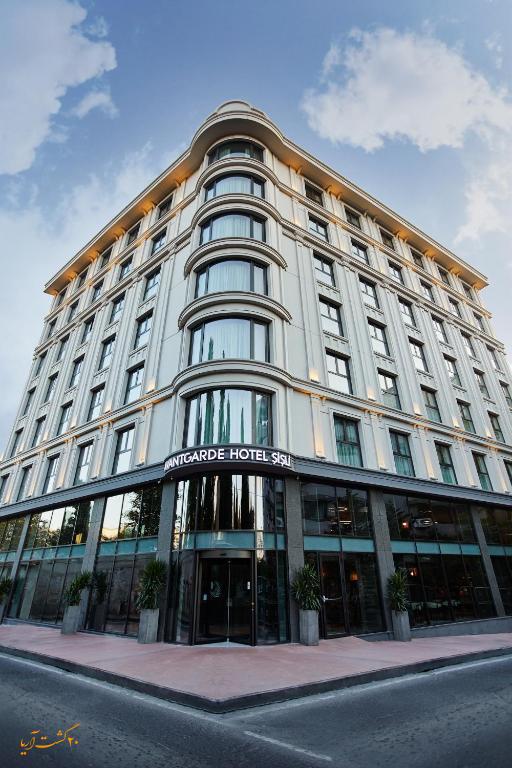 نمای هتل آوانتگارد شیشلی