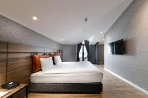 اتاق هتل آوانتگارد شیشلی