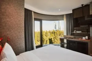 اتاق هتل آوانتگارد شیشلی