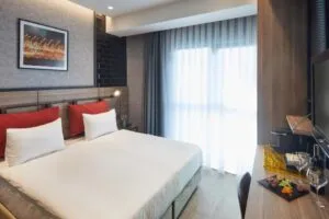 اتاق هتل آوانتگارد شیشلی