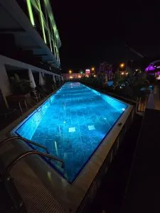 هتل ایکس بلک