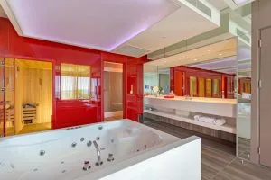 هتل آدم و حوا آنتالیا