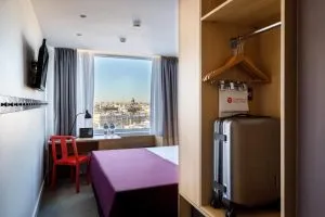 هتل ازیموت سنت پترزبورگ