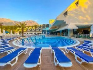 هتل کویینز پارک گوینوک آنتالیا