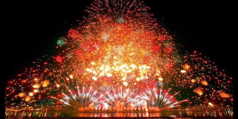 فستیوال فانوس‌های طلایی و آتش‌بازی