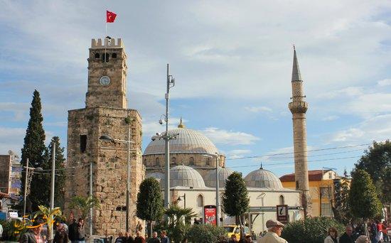 برج ساعت آنتالیا