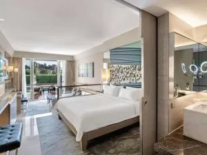 هتل رکسوس پریمیوم تکیرووا