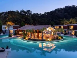 هتل رکسوس پریمیوم تکیرووا