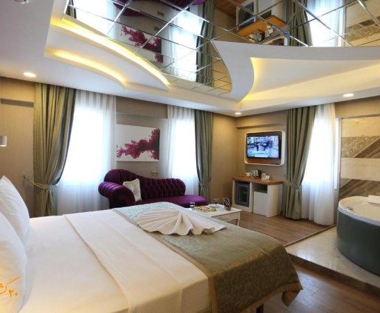 تور ازمیر هتل لایف کرنر