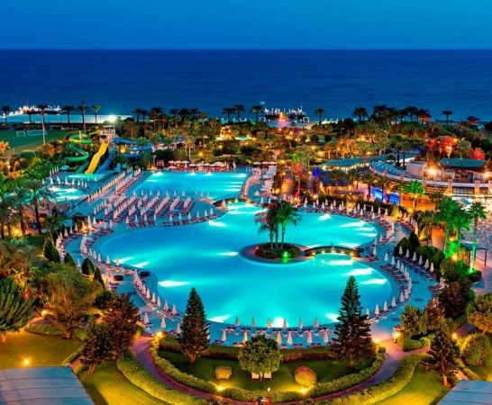 مقایسه هتل‌های کوش‌آداسی و آنتالیا