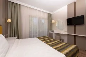 تور آنتالیا هتل آرماس گل بیچ کمر