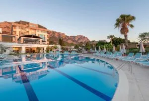 تور انتالیا هتل آرماس گل بیچ کمر