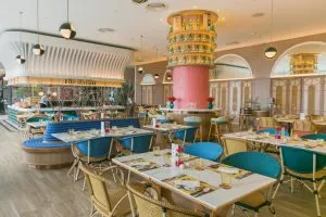 رستوران هتل سنتارا گرند ورلد بانکوک