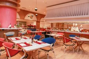 رستوران هتل سنتارا گرند ورلد بانکوک