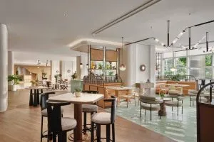 رستوران هتل سنتارا گرند ورلد بانکوک