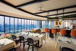 رستوران هتل سنتارا گرند ورلد بانکوک