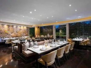 رستوران هتل پولمن پوکت کارون بیچ ریزورت