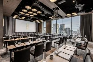 اتاق کنفرانس هتل سندهورن میدتاون بانکوک