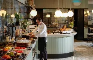 رستوران هتل اورینتال رزیدنس بانکوک