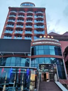 هتل گرند پالاس باتومی