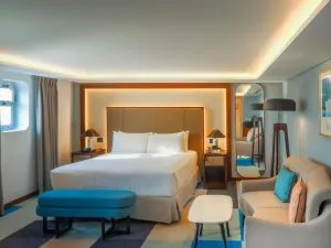 هتل کویین الیزابت 2 دبی