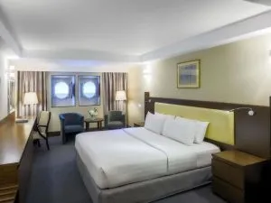 هتل کویین الیزابت 2 دبی