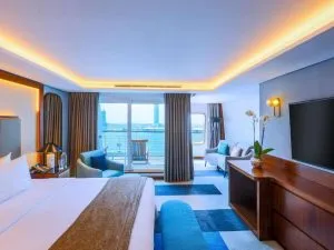 هتل کویین الیزابت 2 دبی